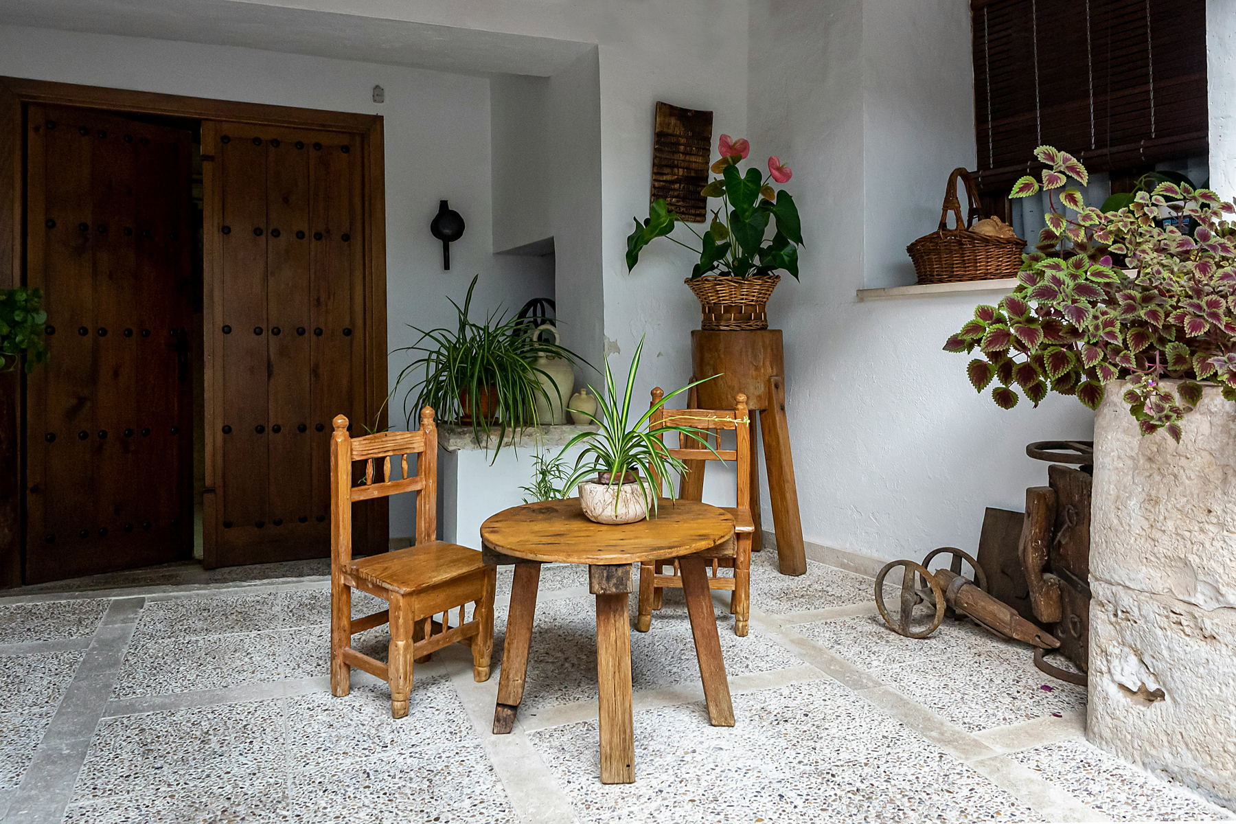 Natursteinboden im Eingangsbereich eines Hauses